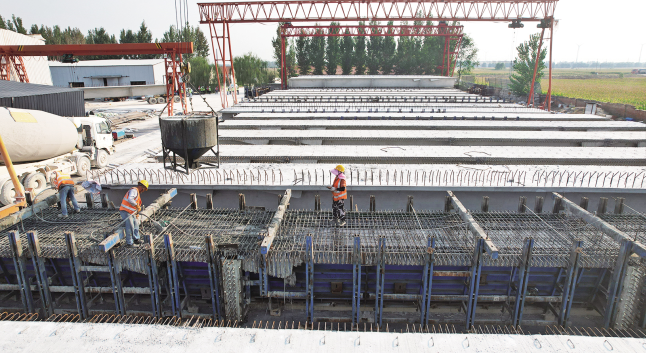 国道240范县黄河公路大桥及接线工程项目完成全部预制箱梁施工
